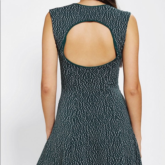 Green dress - Picture 2 of 2